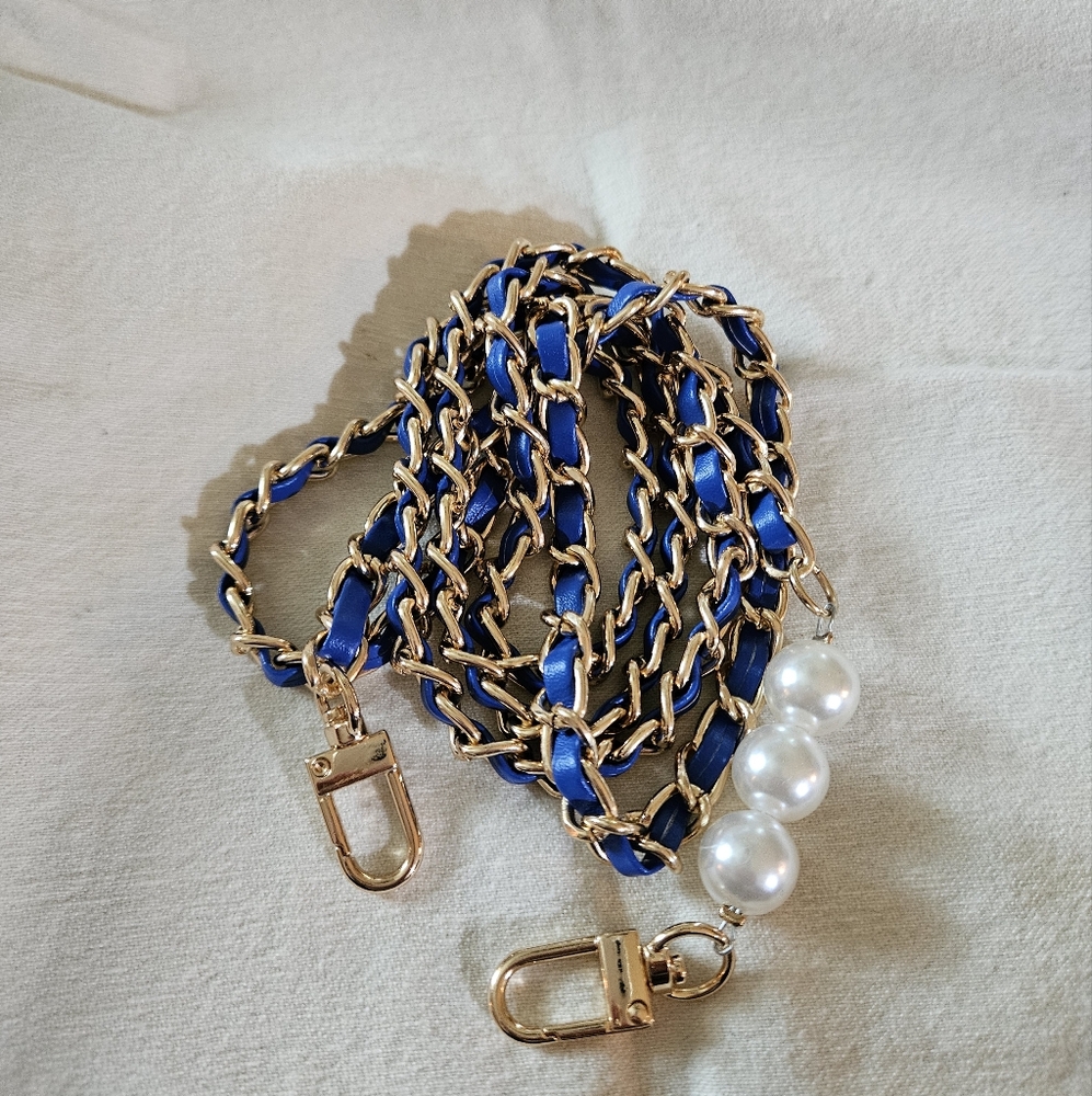Blue/gold crossbody chain